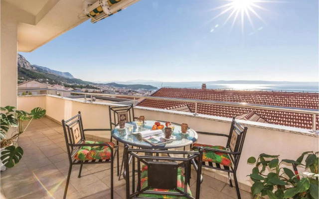 Apartment Makarska with Sea View 01
