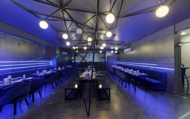 Comet Hotels by OYO Rooms