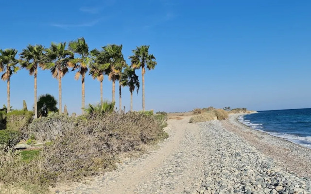 Stunning 5-bed Beach Front Villa, Private Beach