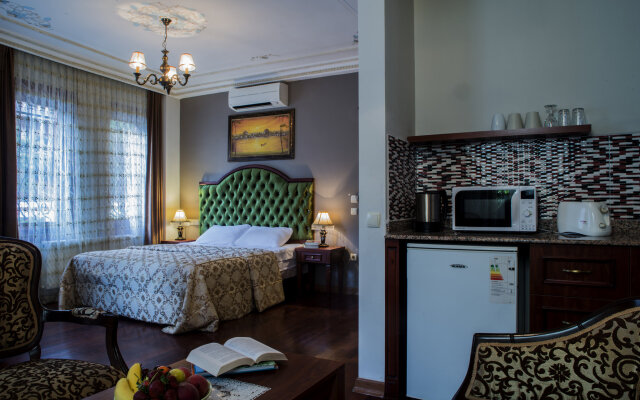 Tashkonak Studio Suites