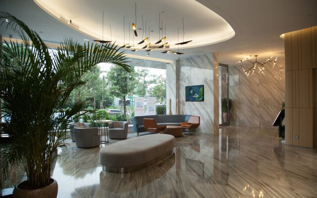 Qianhai Holiday Hotel