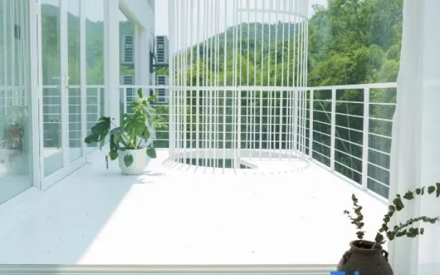 Yunfan Mogan Designer Light Luxury Homestay