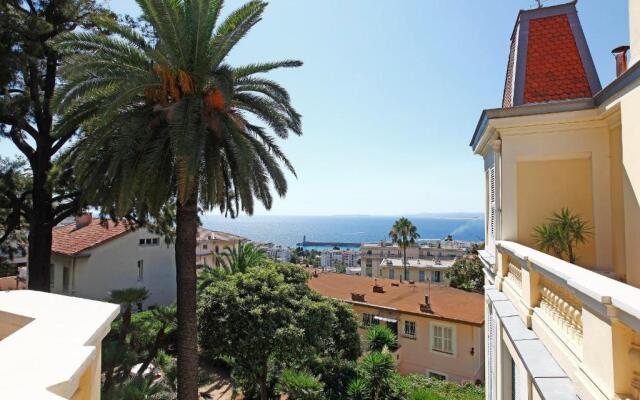 Magnifique appartement d'époque avec Vue Mer 4 personnes avec terrasse Le Port Nice