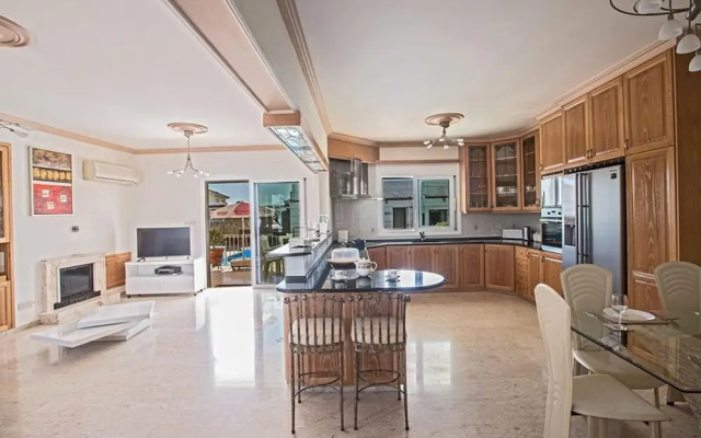 Papas Villa AQ An75