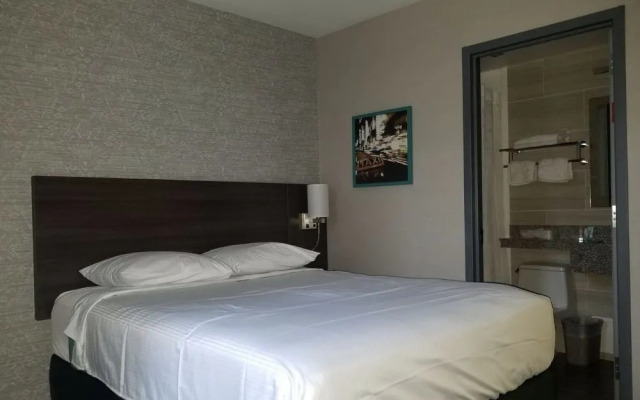 LeTap Hotel near AirTrain JFK Airport