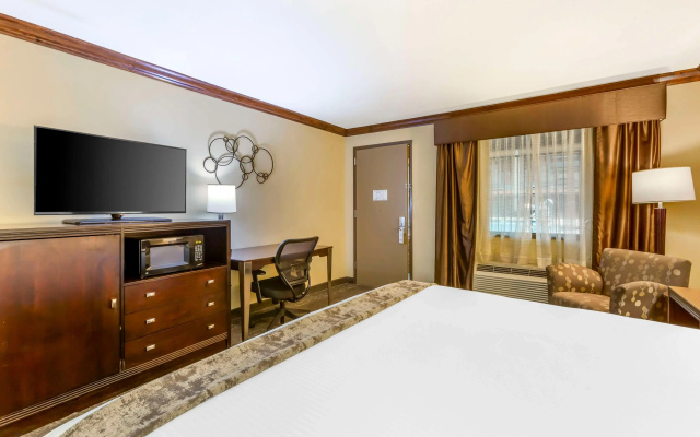 Best Western Plus Raton Hotel