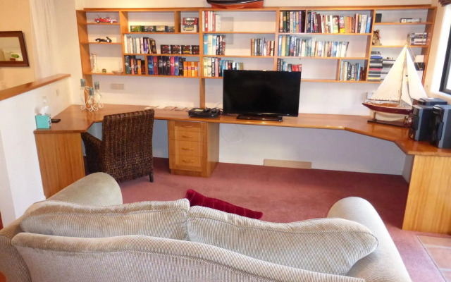 Oamaru House Bed and Breakfast