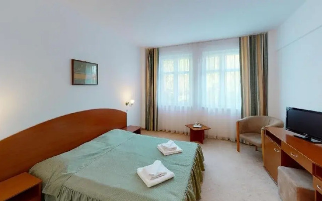 Complex Jasmine Ocna Sibiului  Hotel Helios