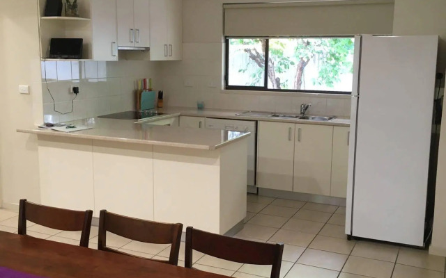 Aarinda Holiday Apartments