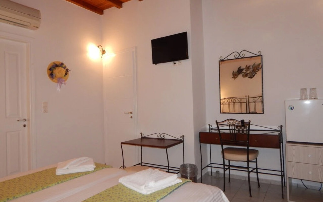 Tinos Suites & Apartments