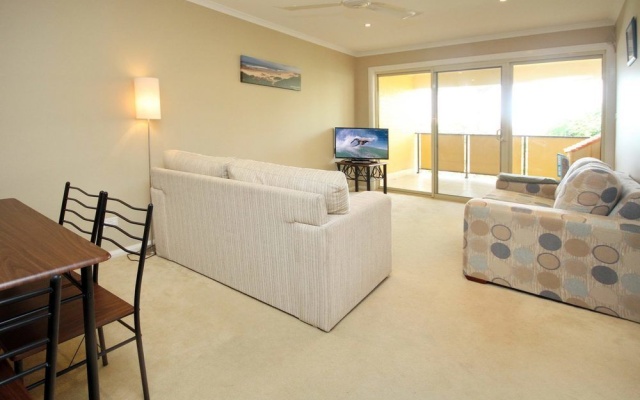 Bellima Bch House, 9 Jackson Close – Guest Rooms – Salamander Bay