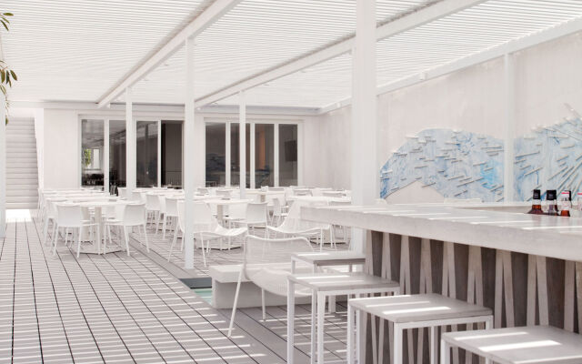 Relux Ios Hotel