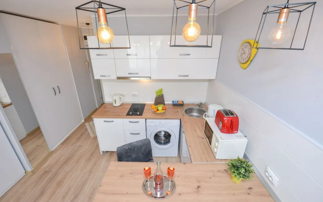 Candy Studio - Cismigiu Gardens - Quiet Room - Open Kitchen -smart Tv