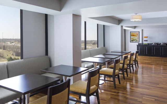 Sheraton West Des Moines Hotel