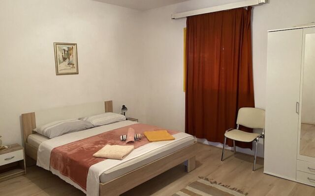 Apartments Peronja Jelsa Seafront