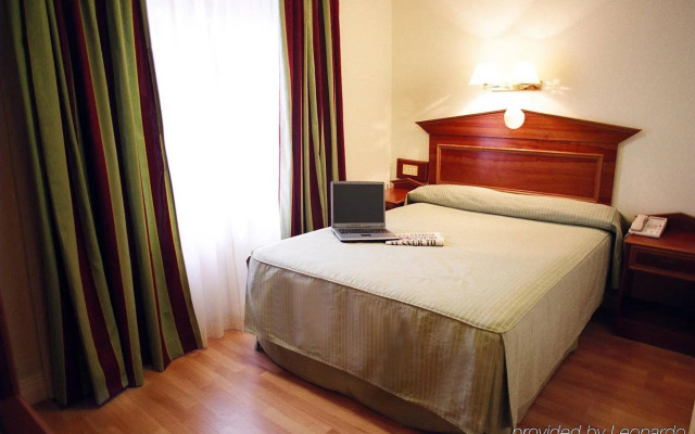Royal Eagle Hotel