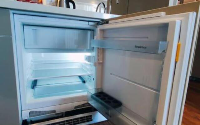 Leo Group BEST STUDIO 2326 Alliance Palace