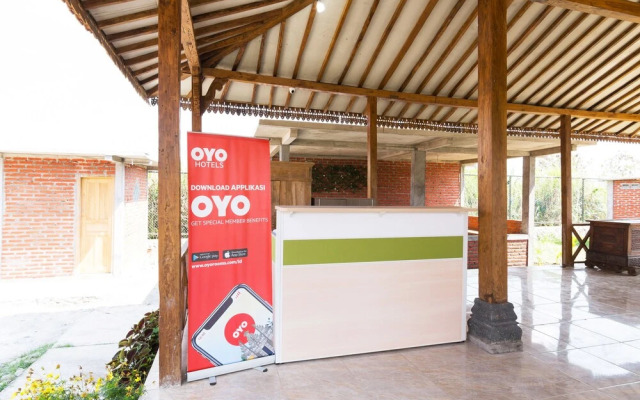 Roemah Gladak Kebon Sidoluhur by Oyo Rooms
