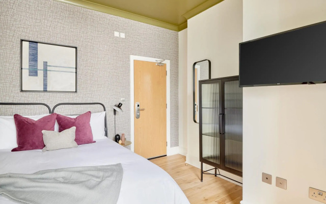 Corner House Hotel