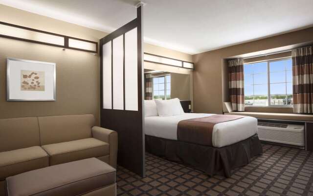 Microtel Inn & Suites by Wyndham Kenedy/Karnes City