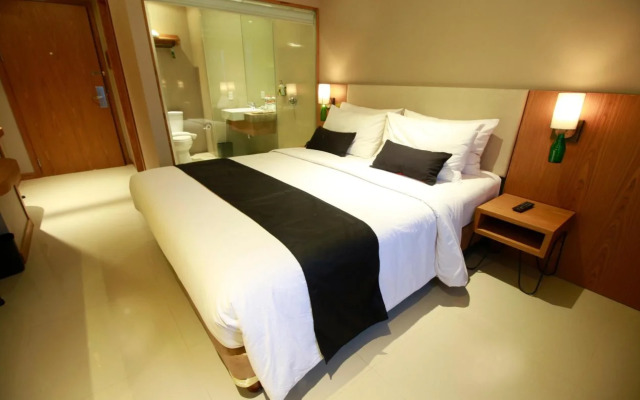 Yellow Star Ambarukmo Hotel