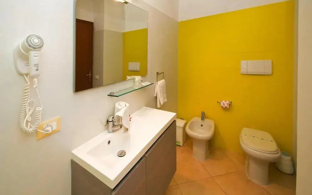 5-guest Apartment in Imperian Olive Grove