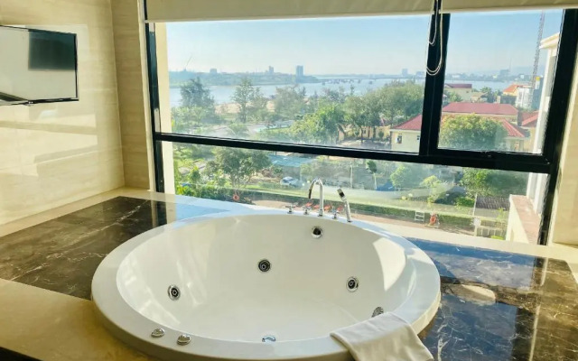 Muong Thanh Holiday Quang Binh Hotel