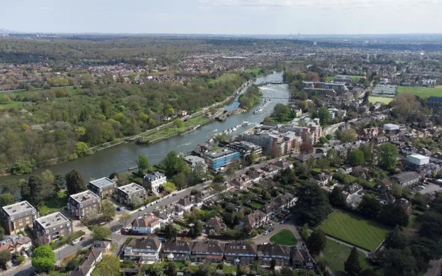 Teddington Lodge