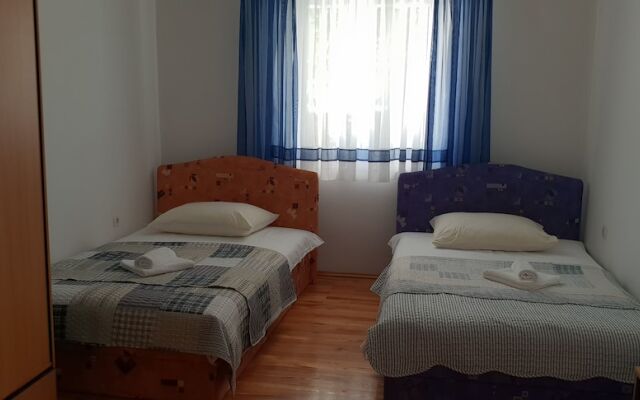 Apartment Ljiljana