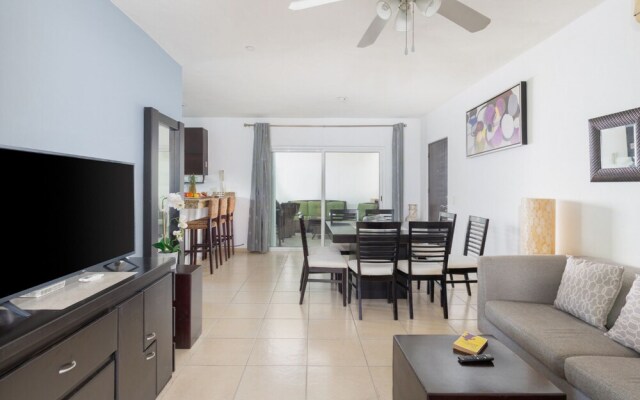 Spacious 2BR Condo Well-located Wifi Concierge