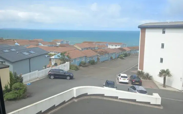 Inviting 2 Bed Apartment in Westwood ho