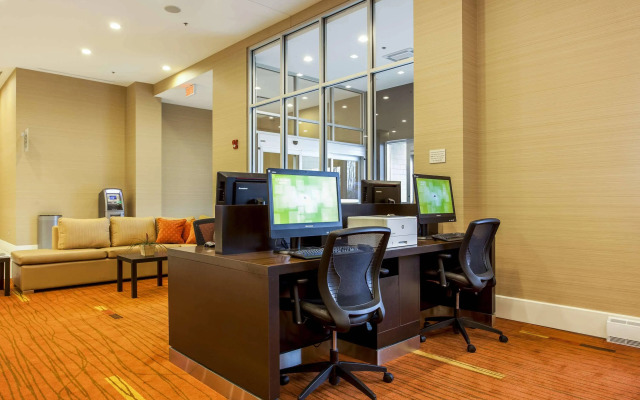 Courtyard by Marriott Montreal West Island/Baie D'Urfe