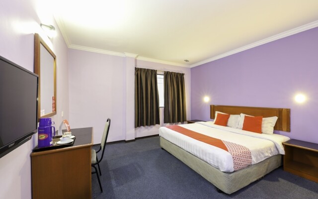 OYO 472 Comfort Hotel 1