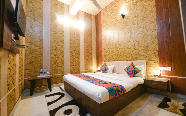 Fabhotel The Grand Palace