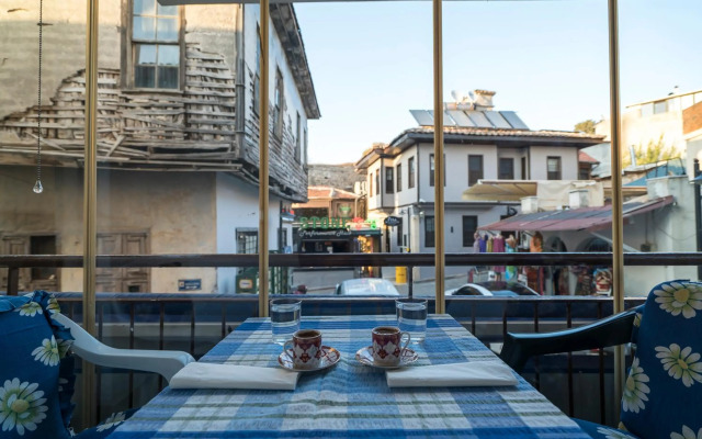 Mavi Avlu Old Town Apartments