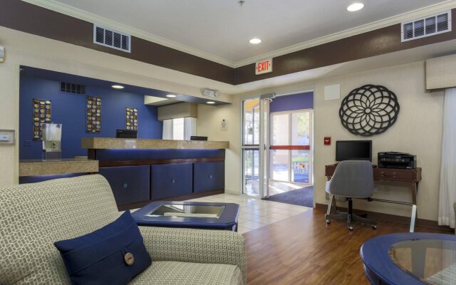 Fairfield Inn by Marriott Tracy