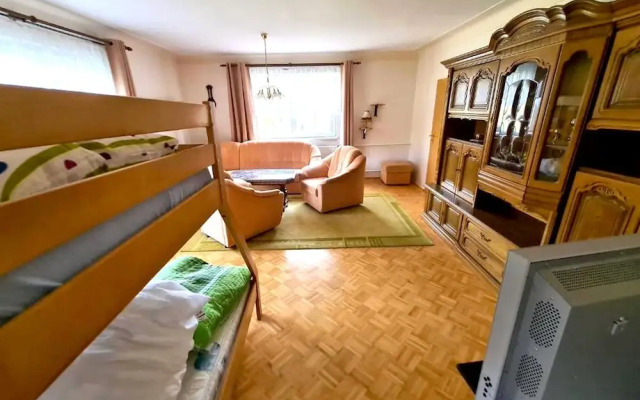 Ferienhaus in Barenstein bei Grunen Hugeln