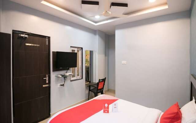 OYO 10811 Sri Sairam Residency