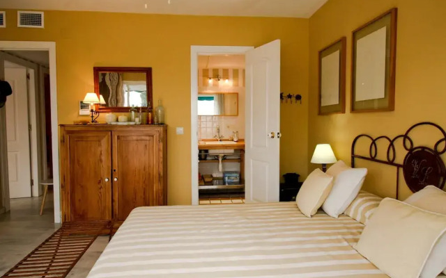 Suitur beachfront duplex with pool and sea views