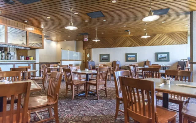 Quality Inn & Suites Downtown