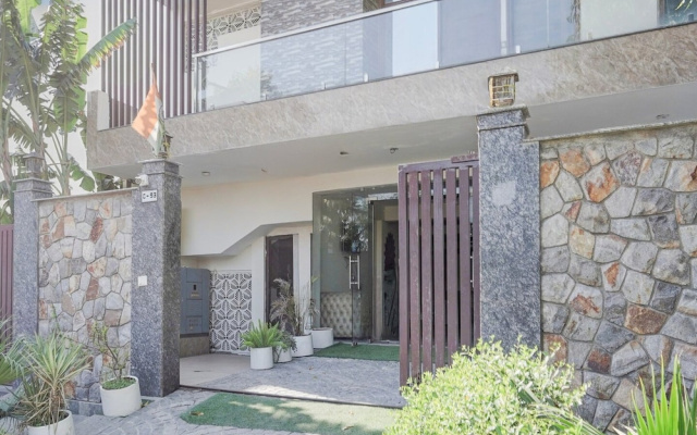 Hotel O Sector 108 Noida