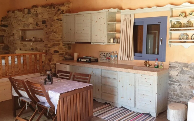 Chaihoutes stone House into Olive farm in Zia