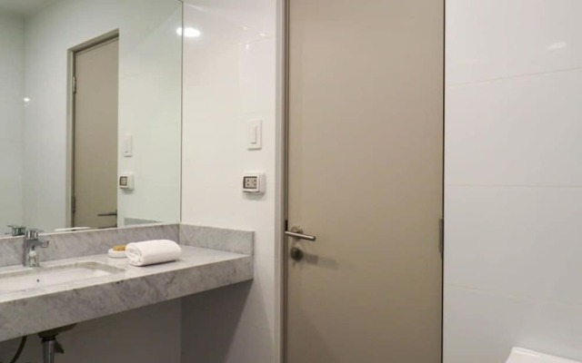 w Unique 2BR With Balcony in Miraflores