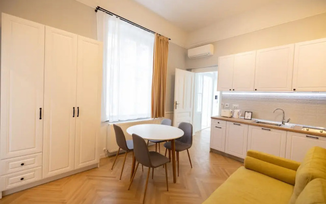 Carol Residence