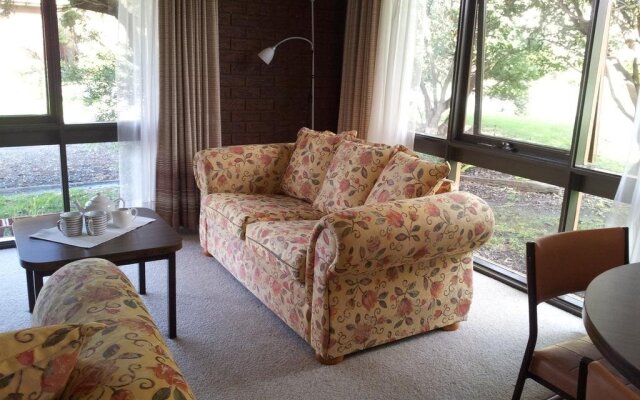 Paradise Court