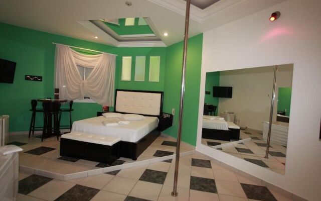 Liverpool Hotel & Motel