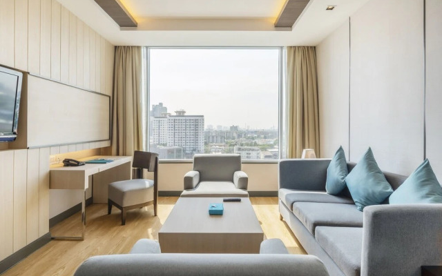 Metropolitan Residence Phrakanong by Favstay