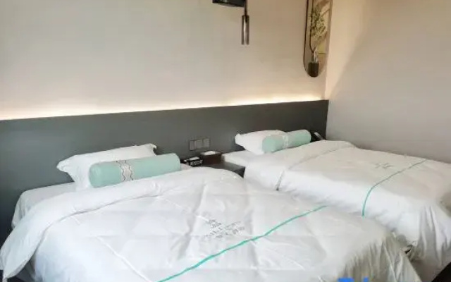 YiHe E-sports Chain Hotel (Nanchang Bayi Square People's Park Branch)