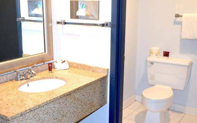 Americas Best Value Inn & Suites St. Cloud