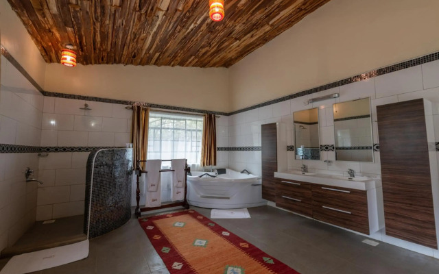Naivasha Kongoni Lodge - Lakefront Getaway